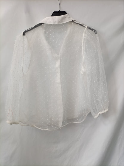 ZARA. White plumeti blouse Tl