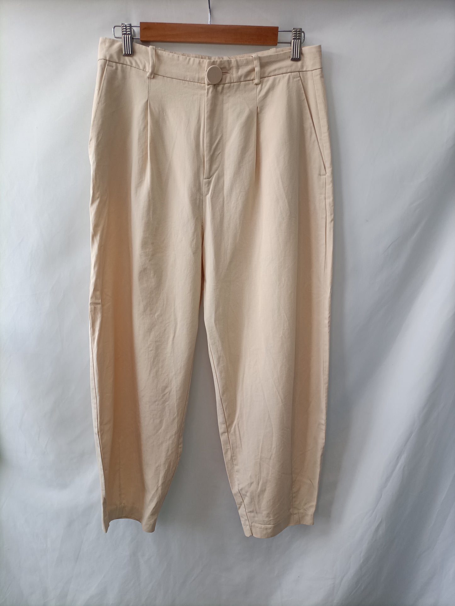 ZARA.  Pantalón slouchy beigeT.l