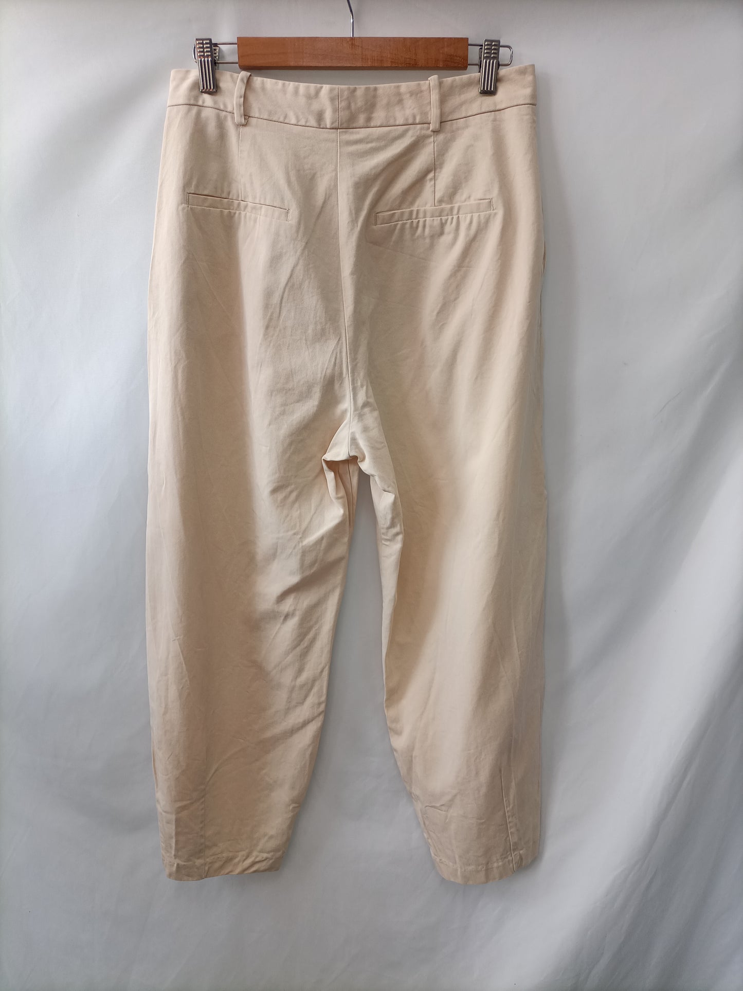 ZARA.  Pantalón slouchy beigeT.l