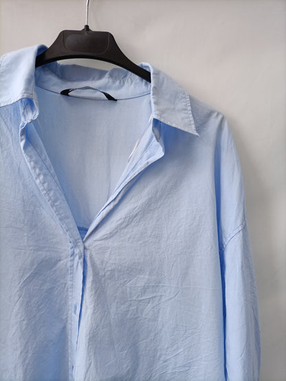 ZARA. Oversized blue shirt Ts