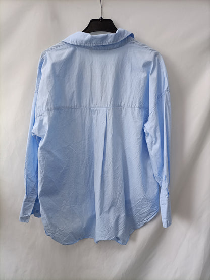 ZARA. Oversized blue shirt Ts