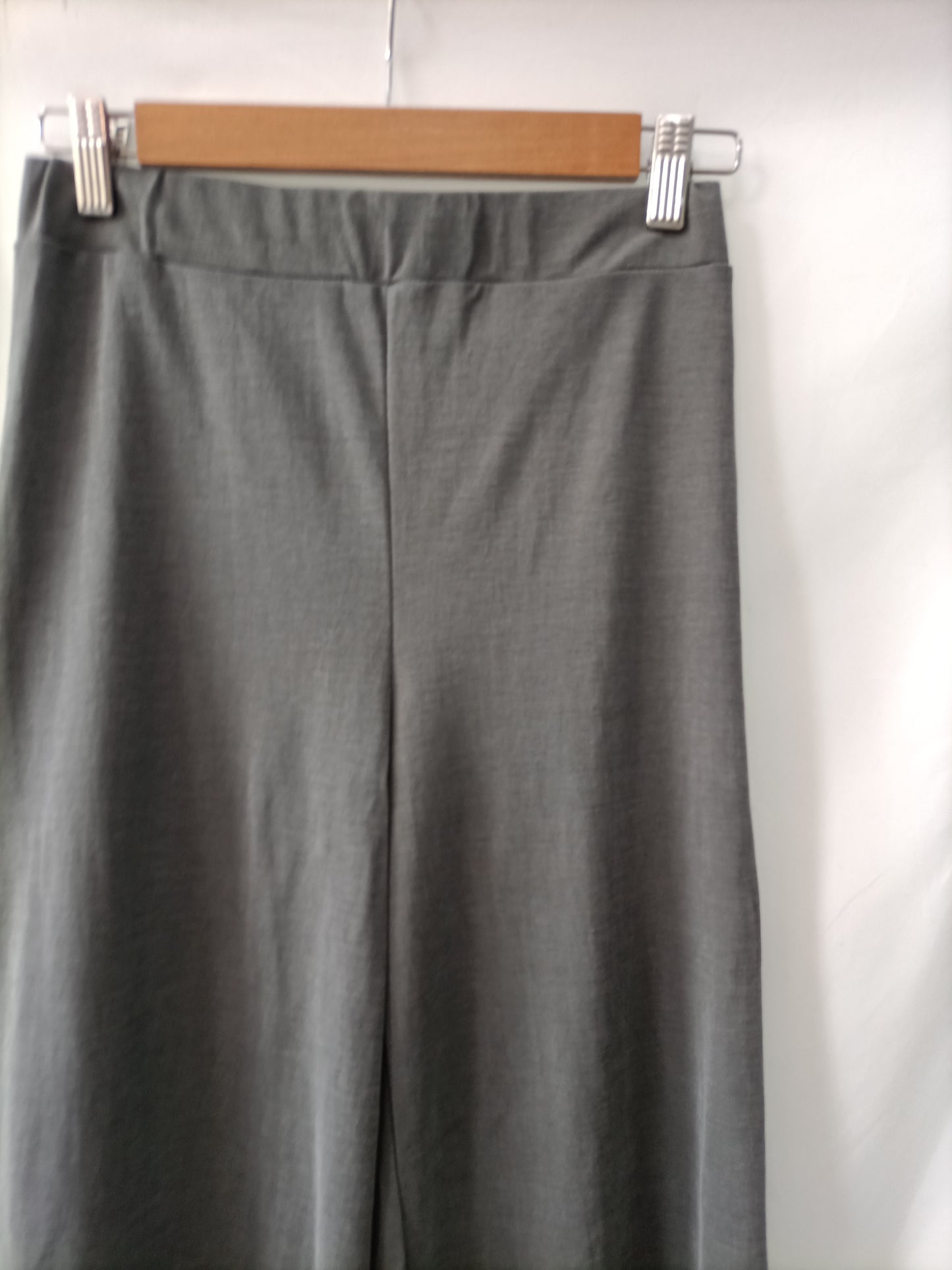 ZARA. Flowy grey trousers Tm