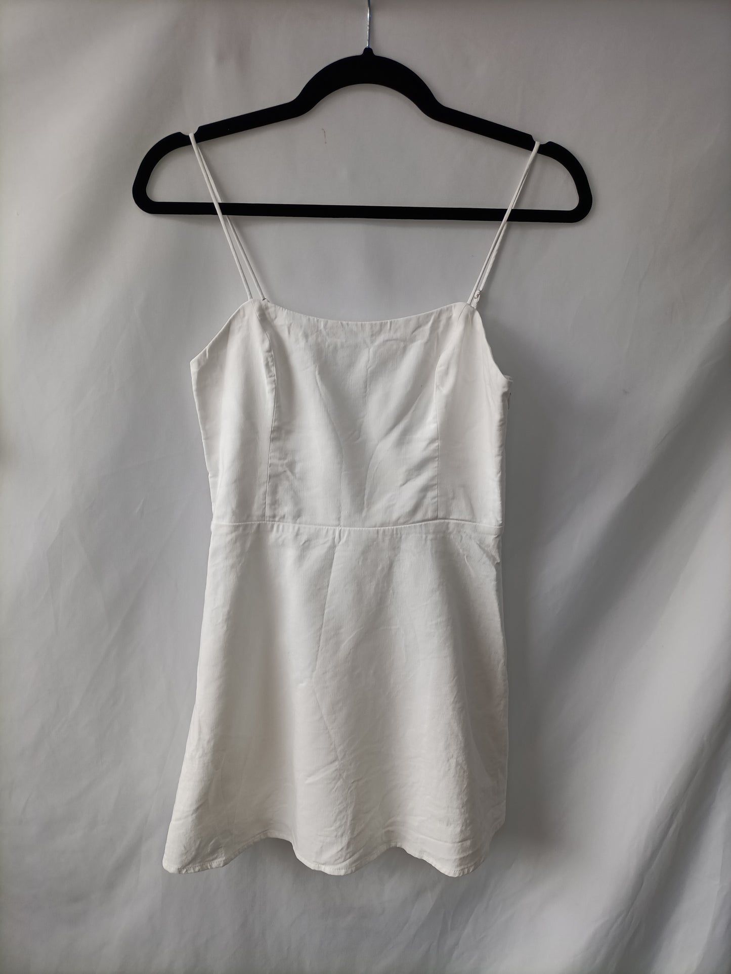 ZARA. Vestido corto blanco T.s