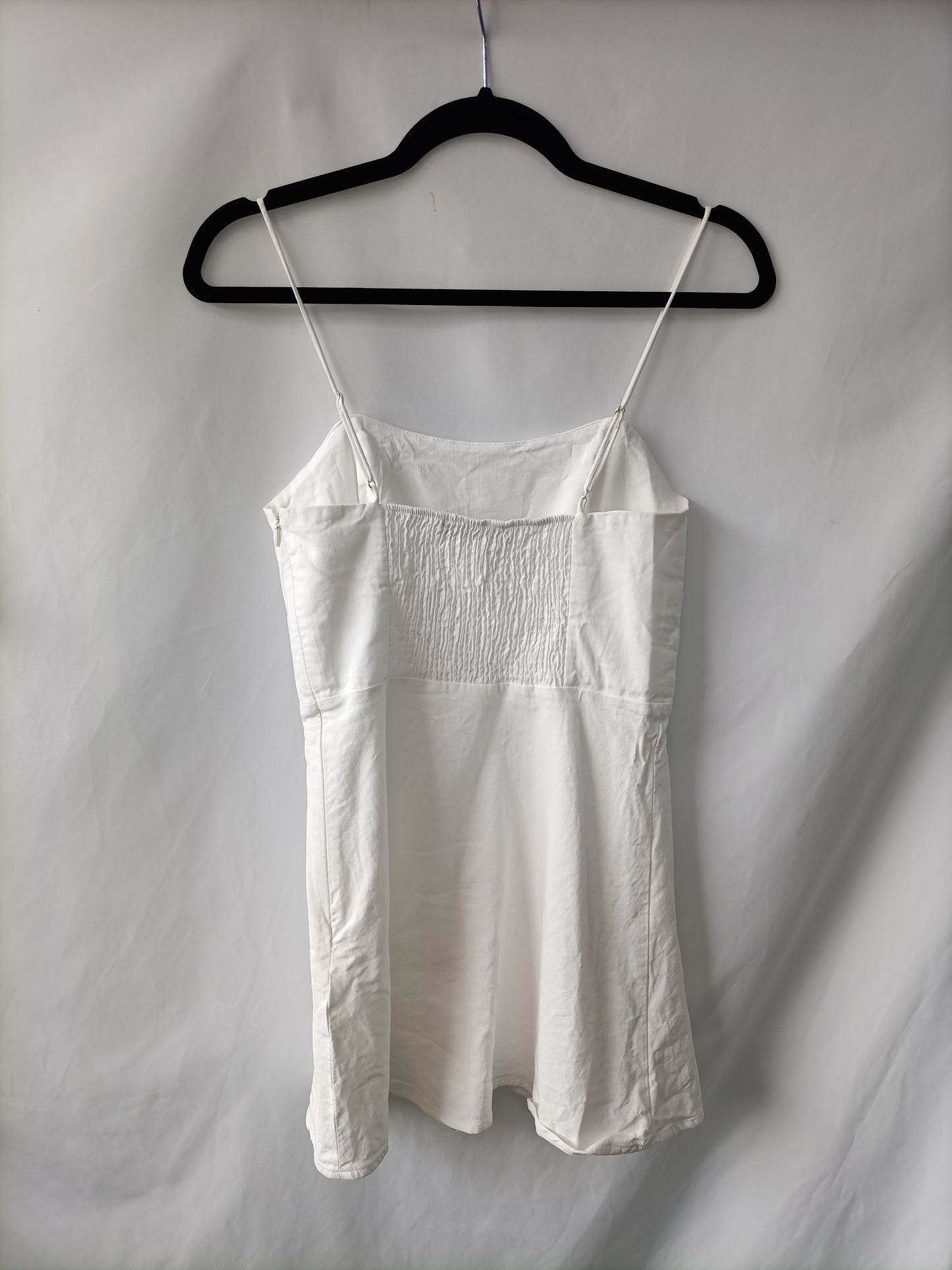 ZARA. Vestido corto blanco T.s