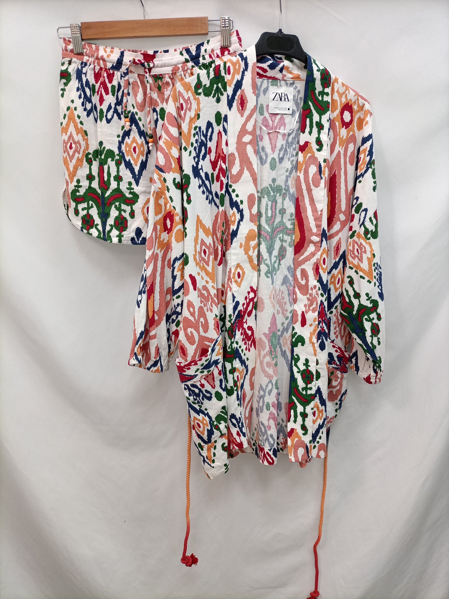 ZARA. Printed shorts TS