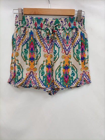 ZARA.Beige TS printed shorts