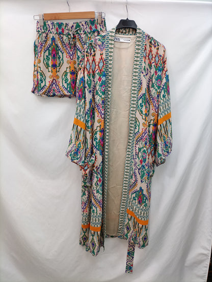 ZARA.Beige TS printed shorts