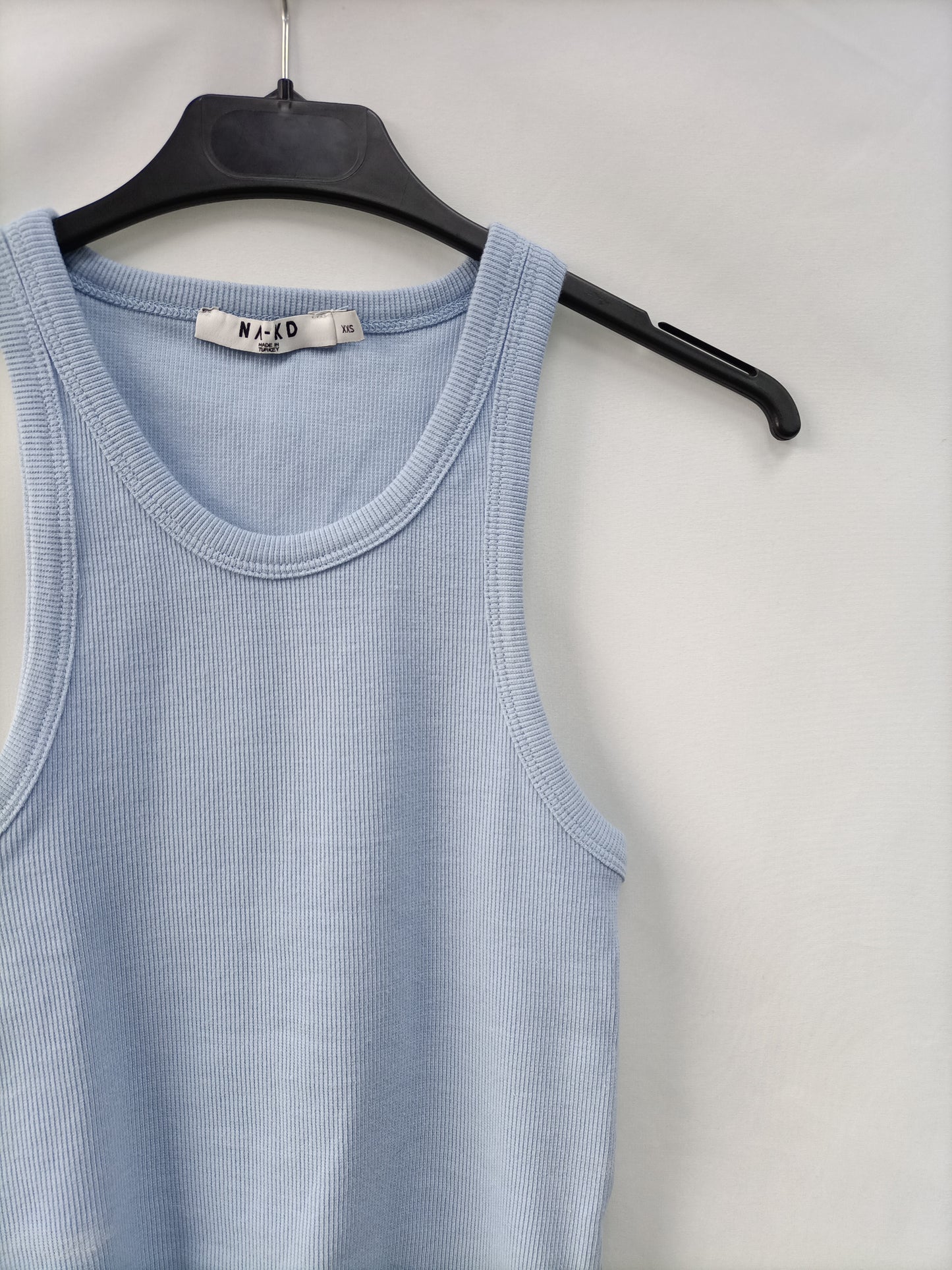 NA-KD. Camiseta celeste canalé T.xxs