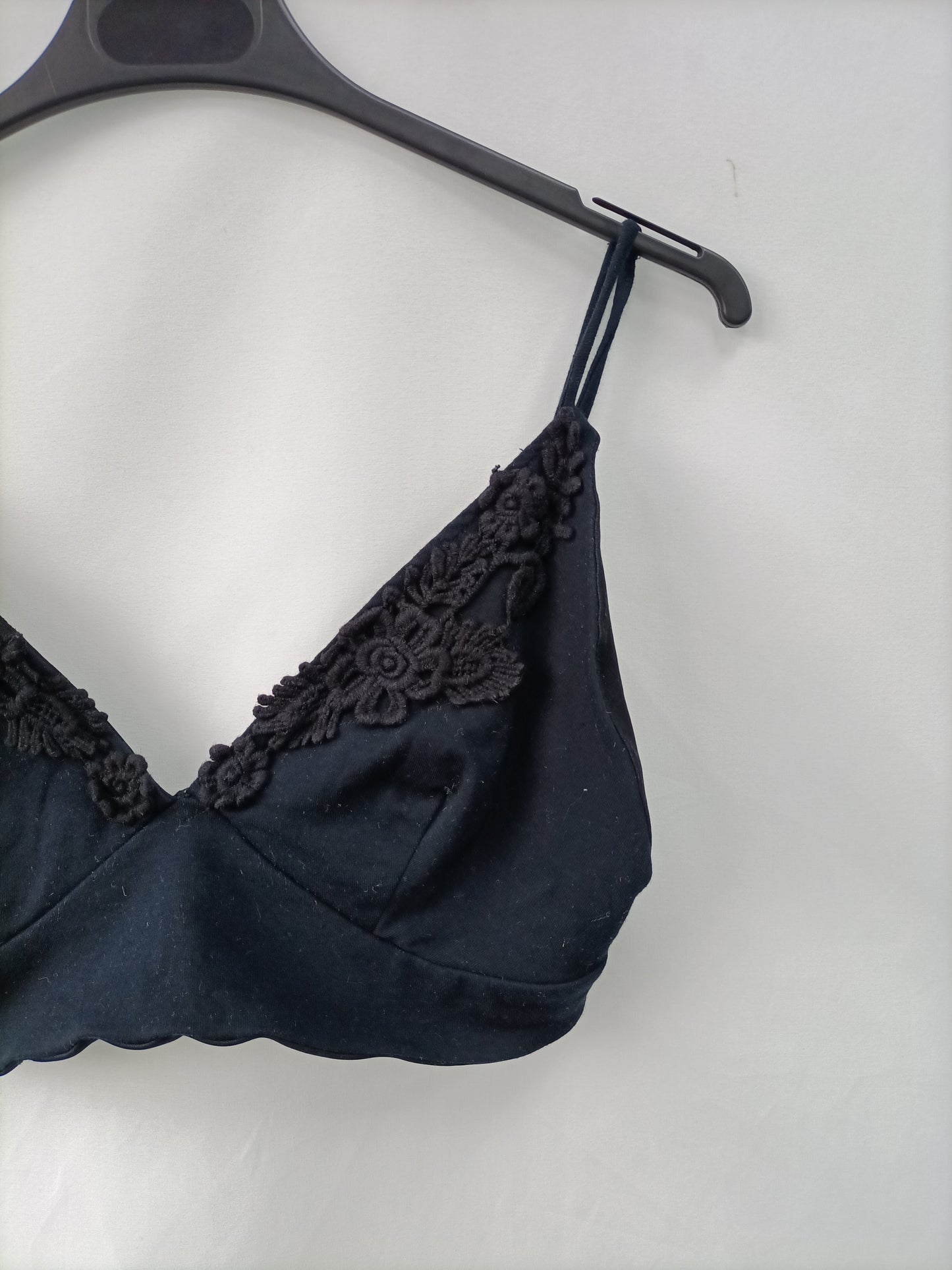 OTRAS. Croptop negro T.u(xs)