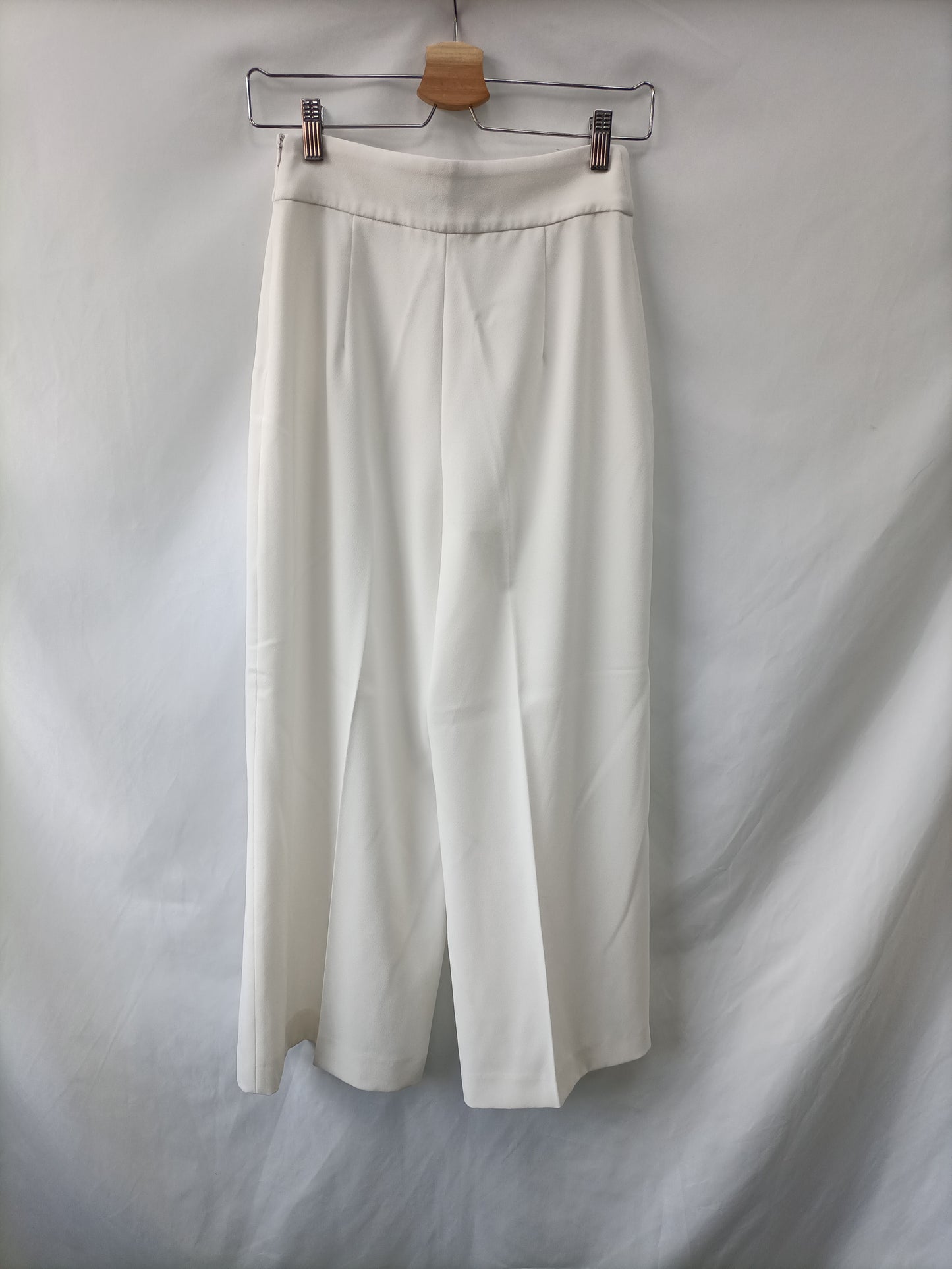 ZARA. Pantalón culotte blanco T.xs