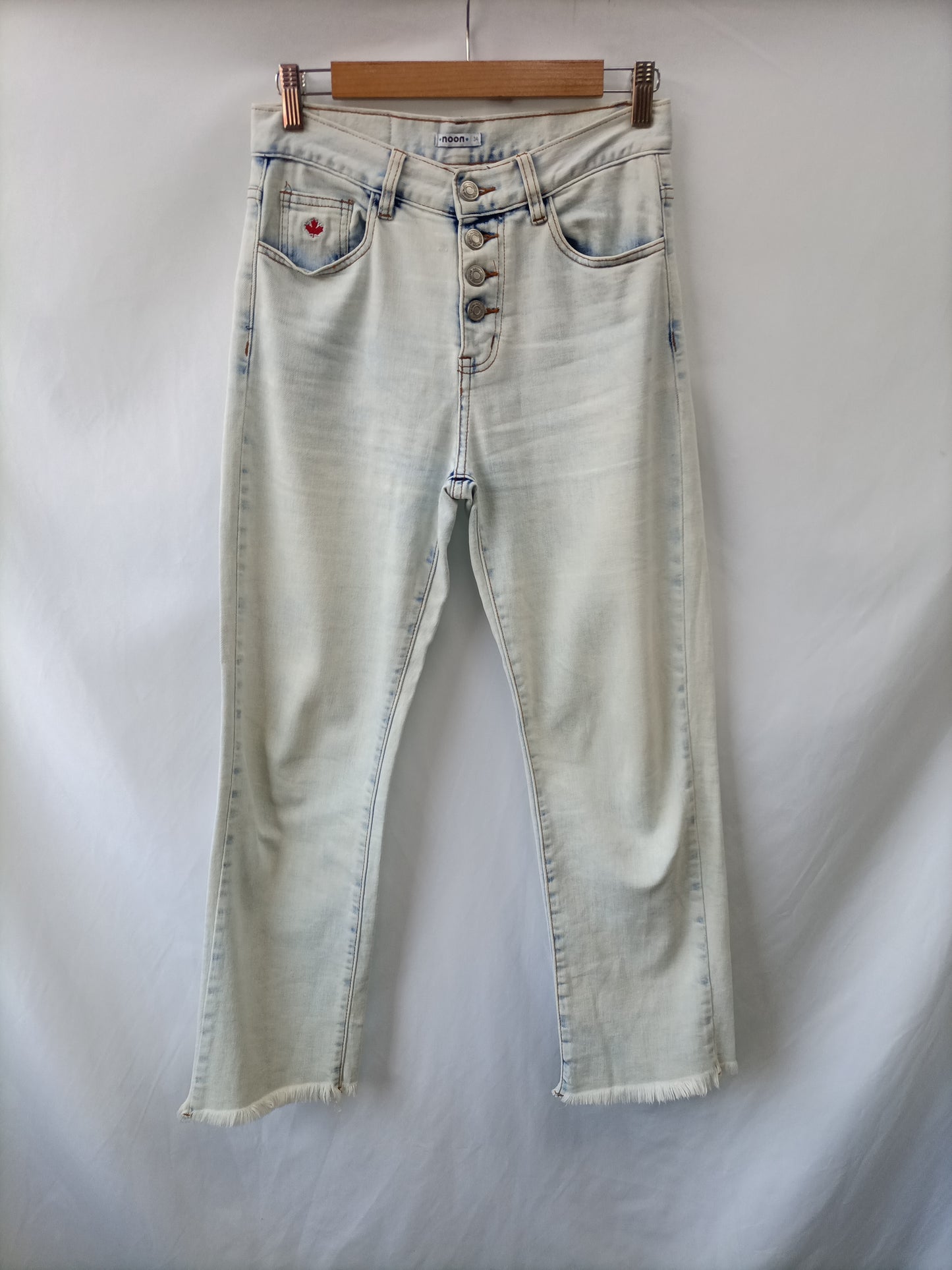 NOON. Distressed trousers size 34