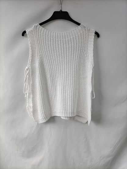 OTRAS. Top blanco punto Tu(s)
