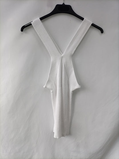 OTRAS. Top blanco halter Tu(s)