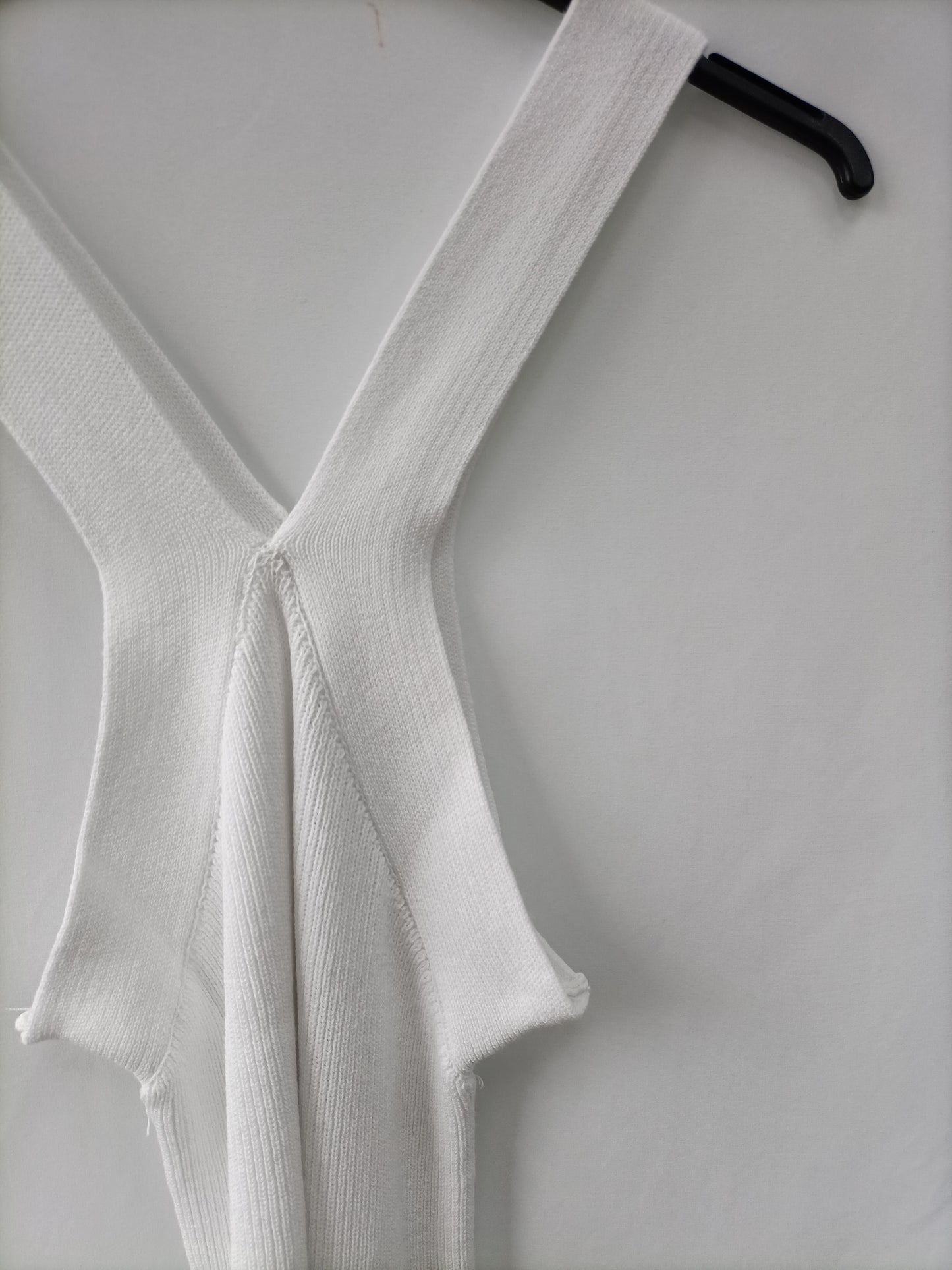 OTRAS. Top blanco halter Tu(s)