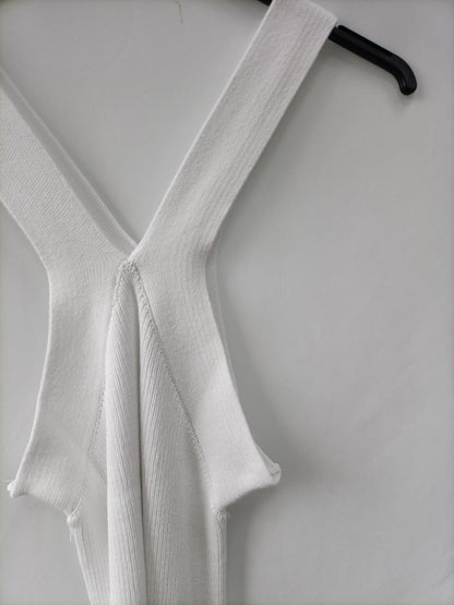 OTRAS. Top blanco halter Tu(s)