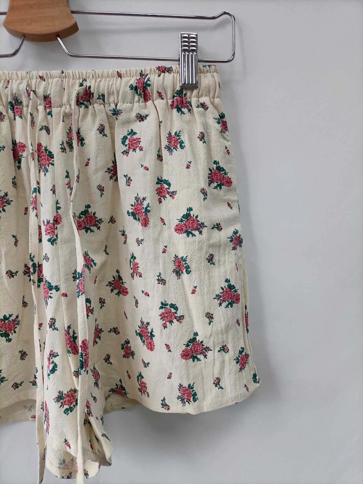 OTRAS. Pantalón beige flores T.u(s)