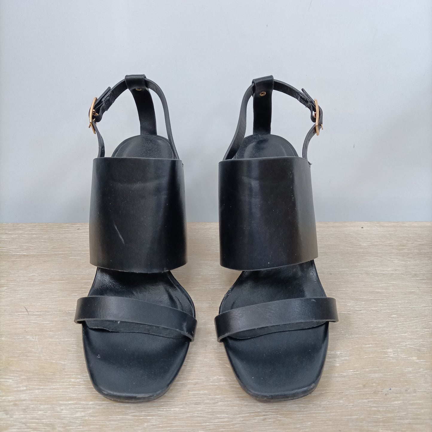 OTHERS. Black sandals size 37 (tara)