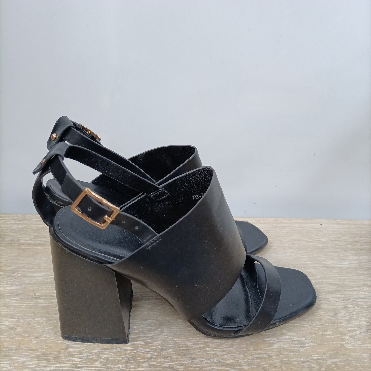 OTHERS. Black sandals size 37 (tara)