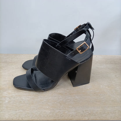 OTHERS. Black sandals size 37 (tara)