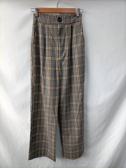 STRADIVARIUS. Grey checked trousers size 32