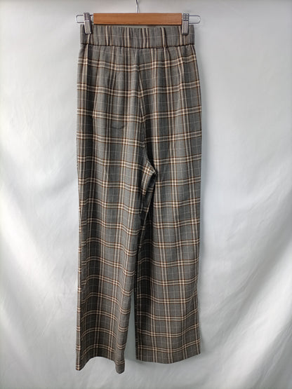 STRADIVARIUS. Grey checked trousers size 32