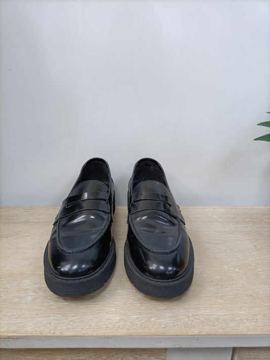 OTRAS. Mocasines negros T.38