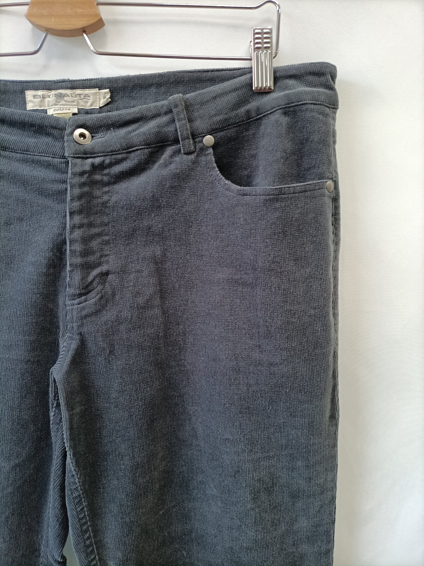 BLUNAUTA. Pantalón gris micropana T.xl