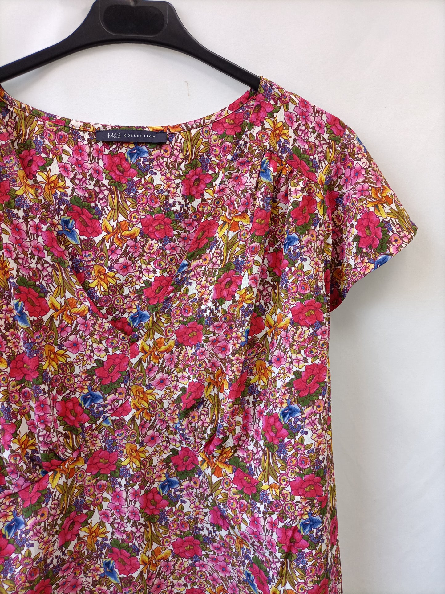 M&S. Vestido flores rosas T.46