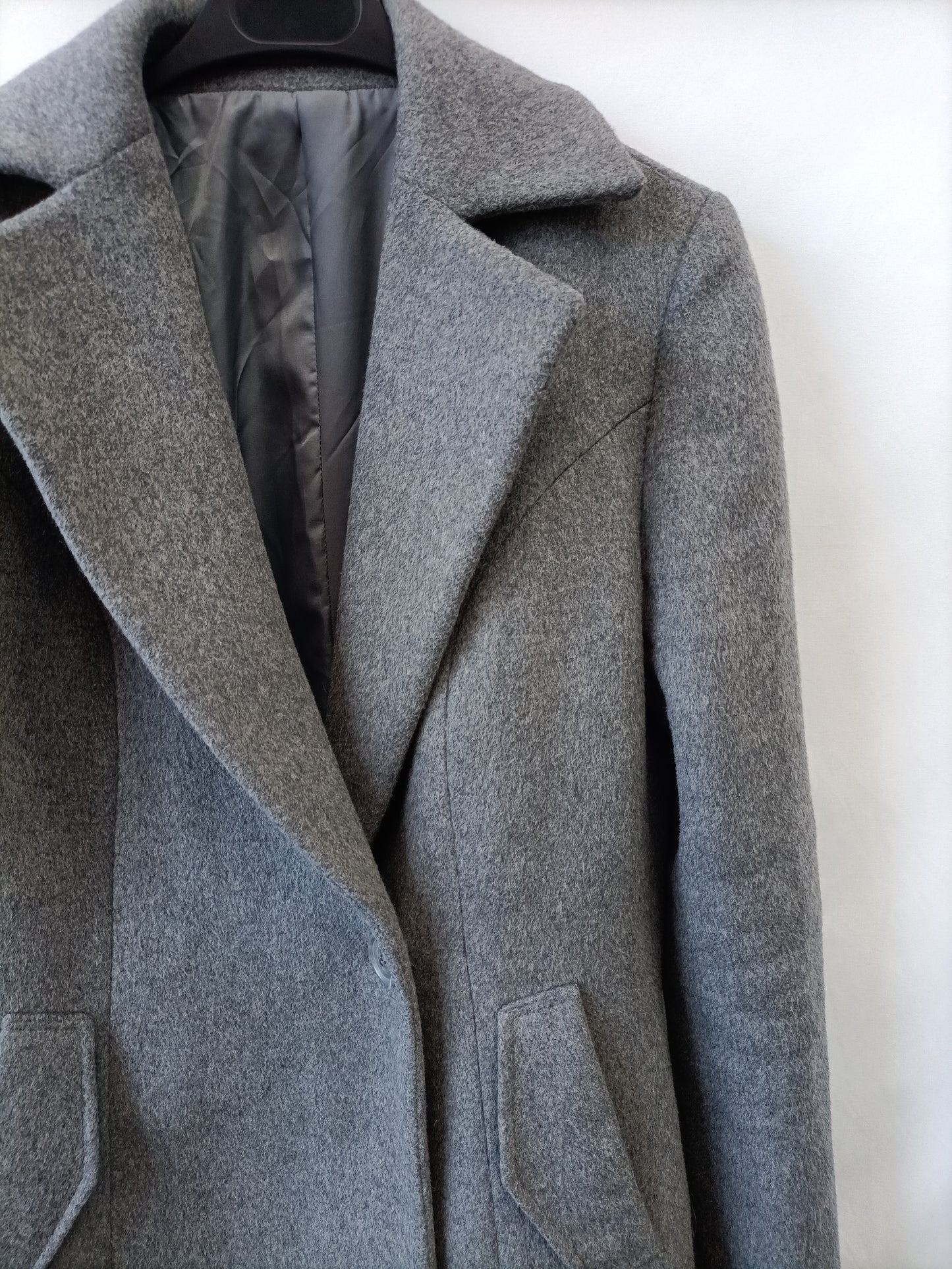 OTRAS. Abrigo gris de paño Tu(m/l)