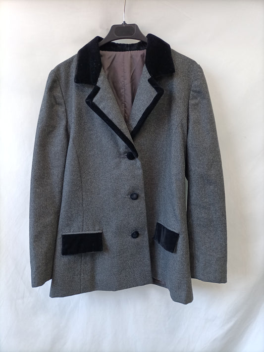 OTRAS. Abrigo gris terciopelo Tu(m/l)