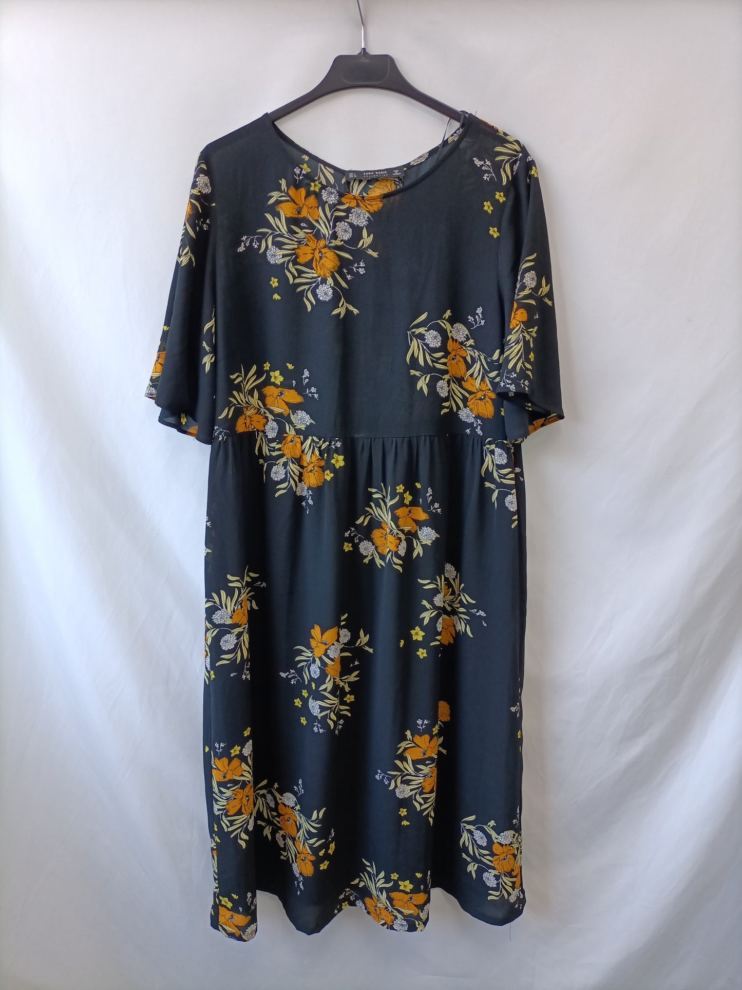 ZARA. Black floral dress Tl