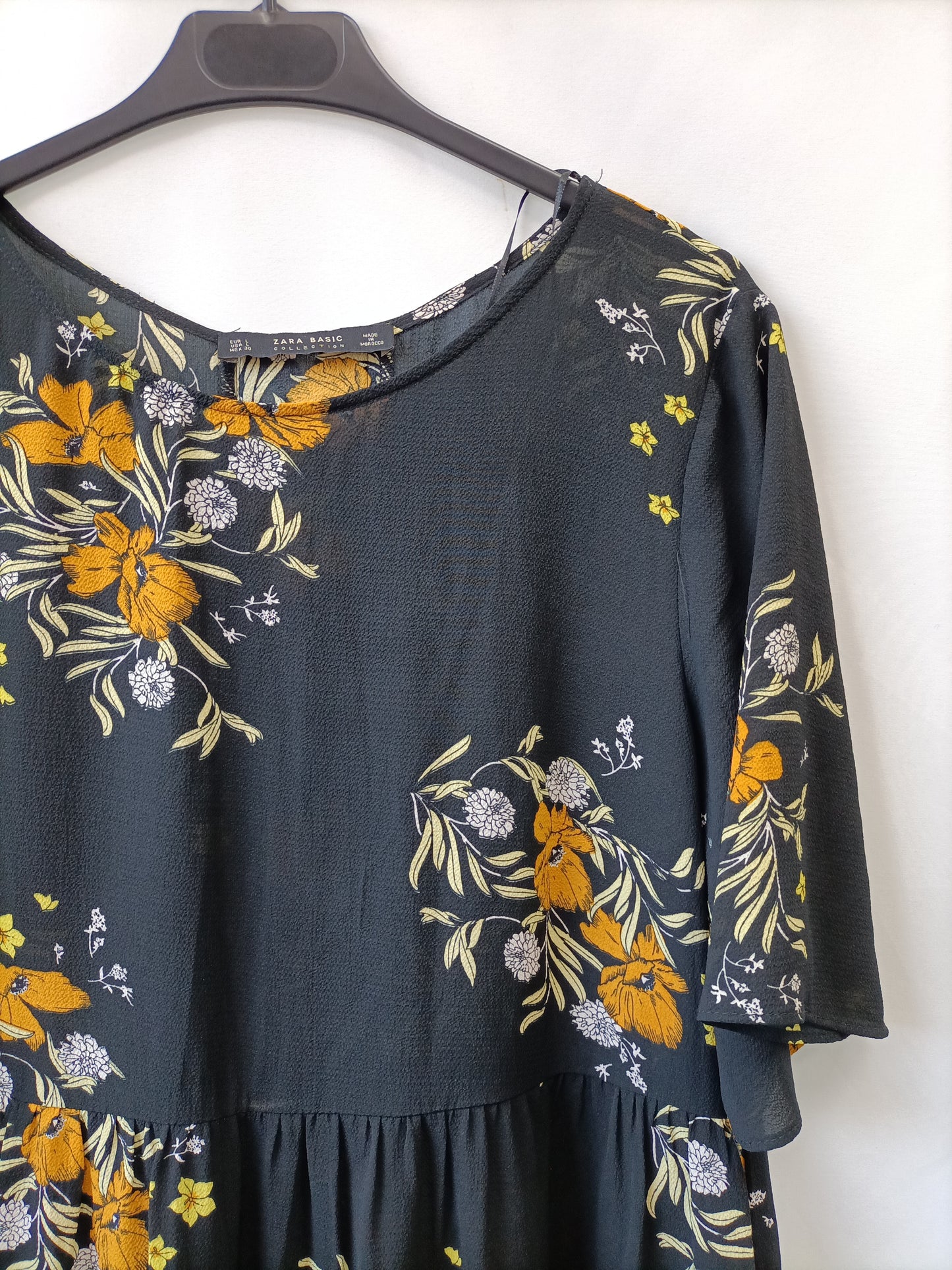 ZARA. Black floral dress Tl