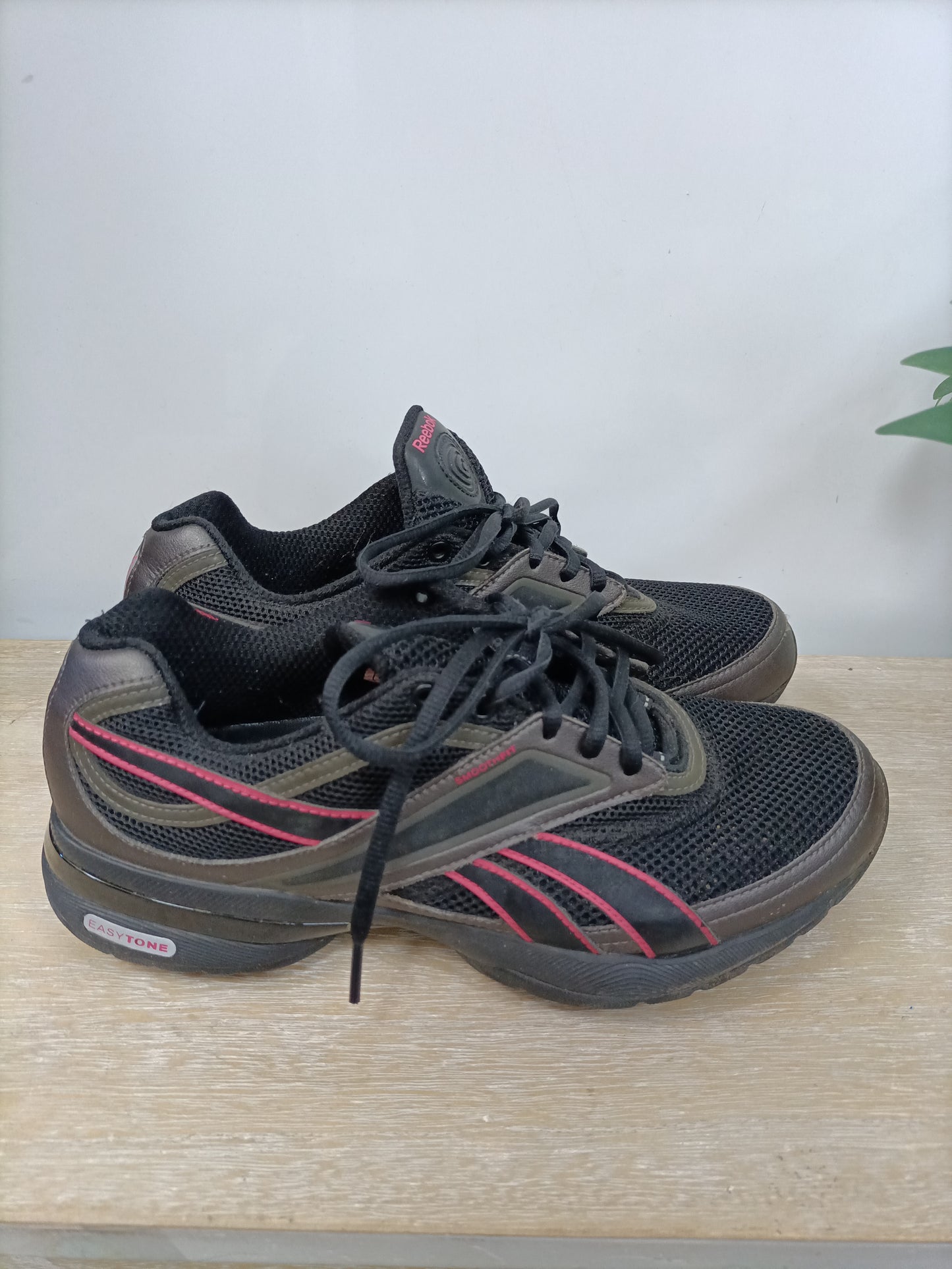 REEBOK. Zapatillas negras T.40