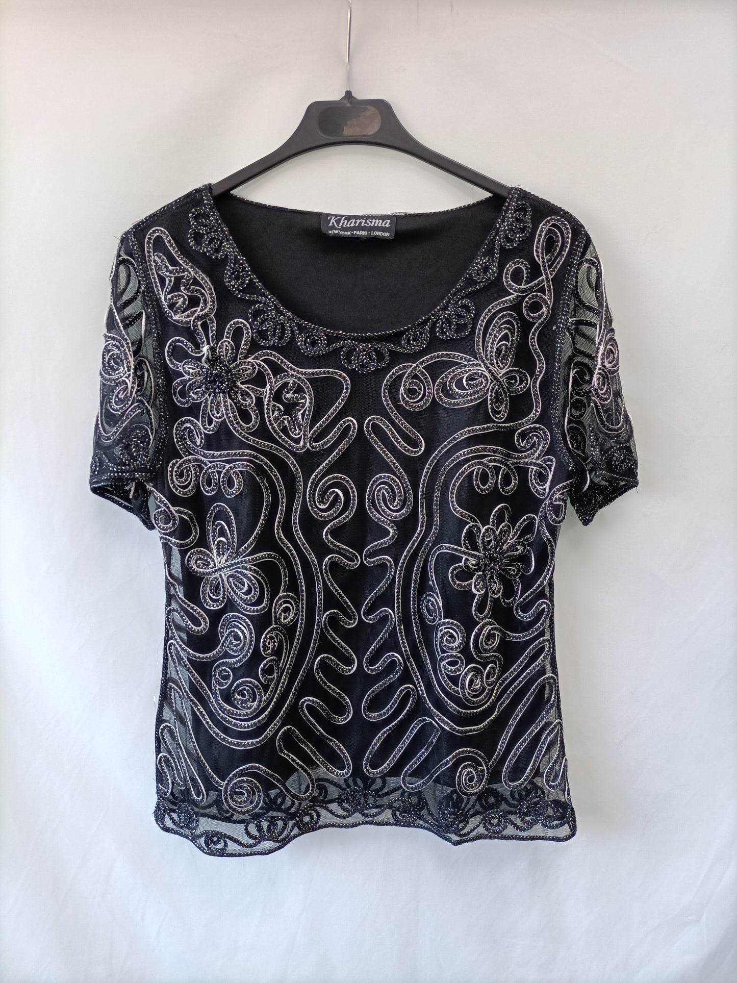 OTRAS. Camiseta bordados T.44