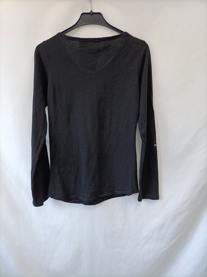 BERSHKA. Camiseta negra básica T.l