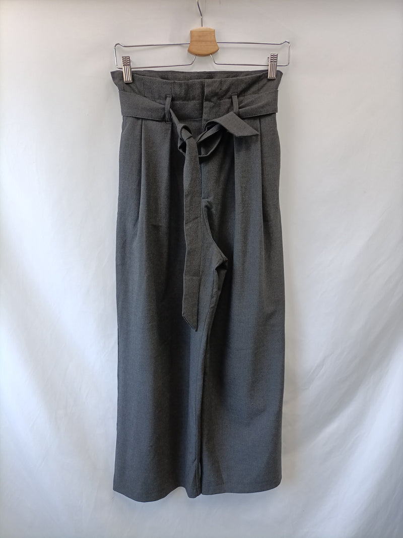ZARA. Pantalón ancho gris   T.xs
