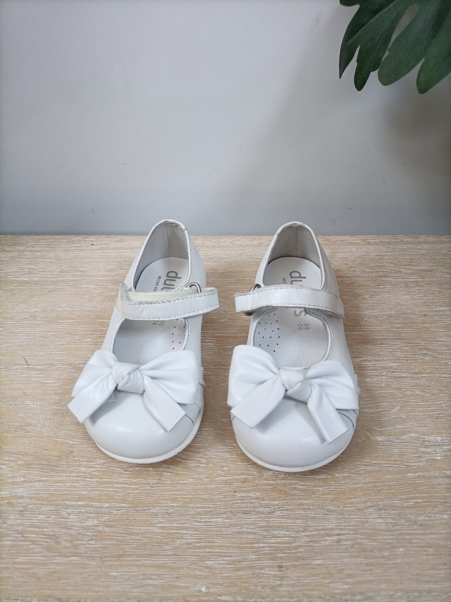 DULCES. Merceditas blancas T.22