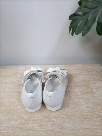 DULCES. Merceditas blancas T.22