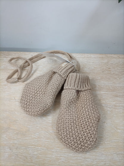 OTHERS. Beige mittens, size 18/24 months