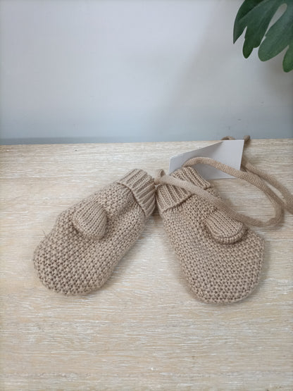 OTHERS. Beige mittens, size 18/24 months