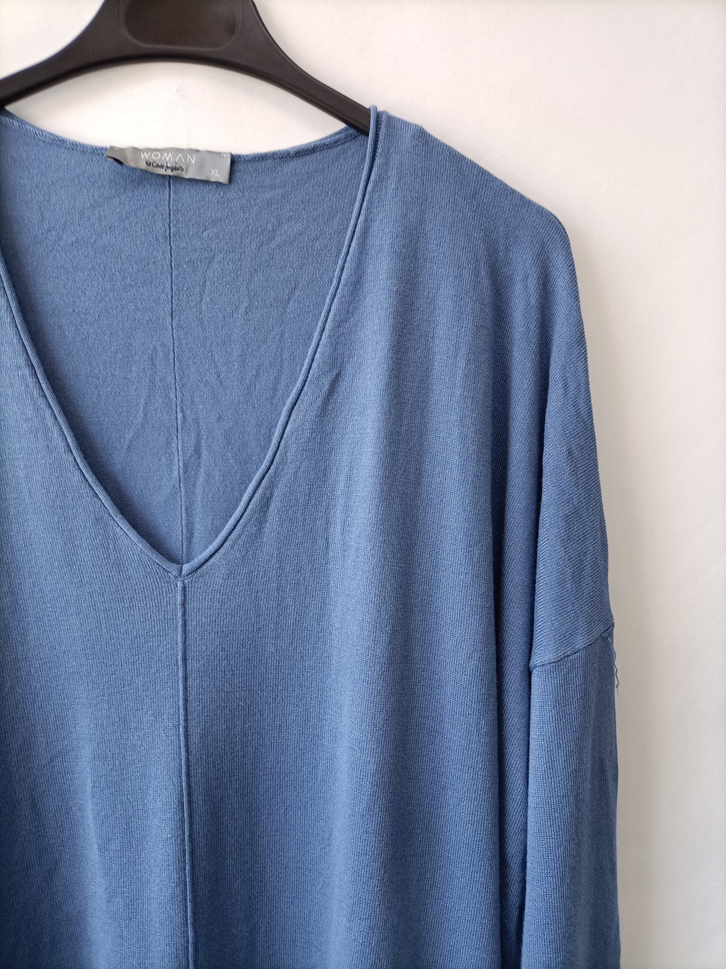 EL CORTE INGLÉS. Light blue V-neck sweater, size XL