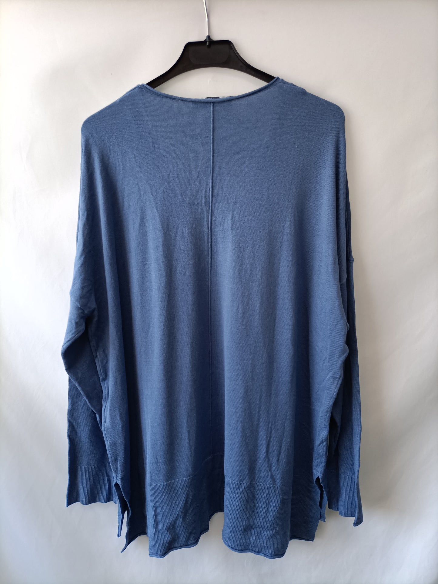 EL CORTE INGLÉS. Light blue V-neck sweater, size XL
