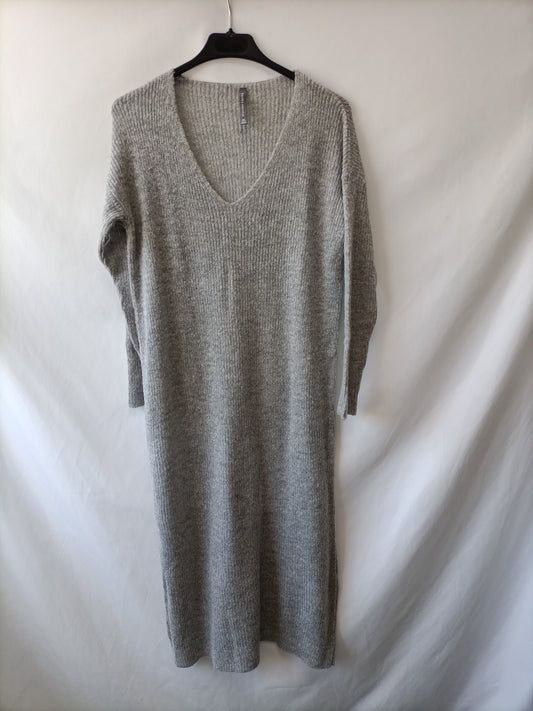 BERSHKA.Vestido gris midi punto T.XS