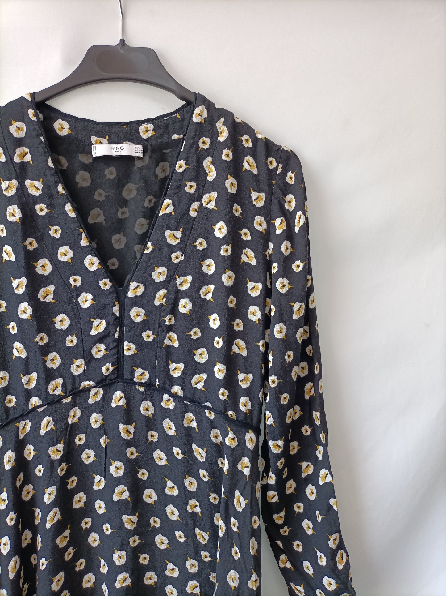 MANGO.Vestido negro Flores T.M
