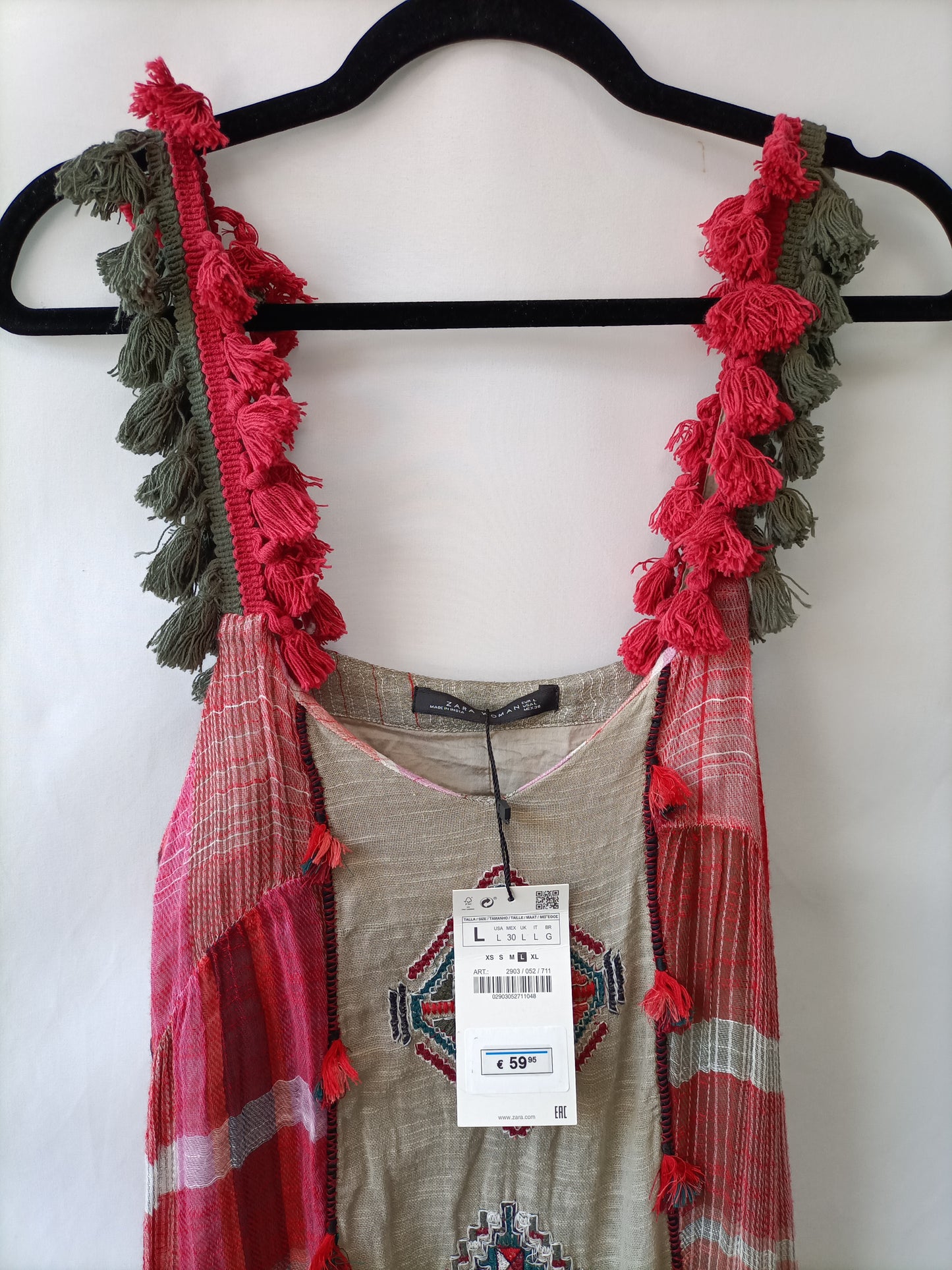 ZARA.Vestido bordado T.L