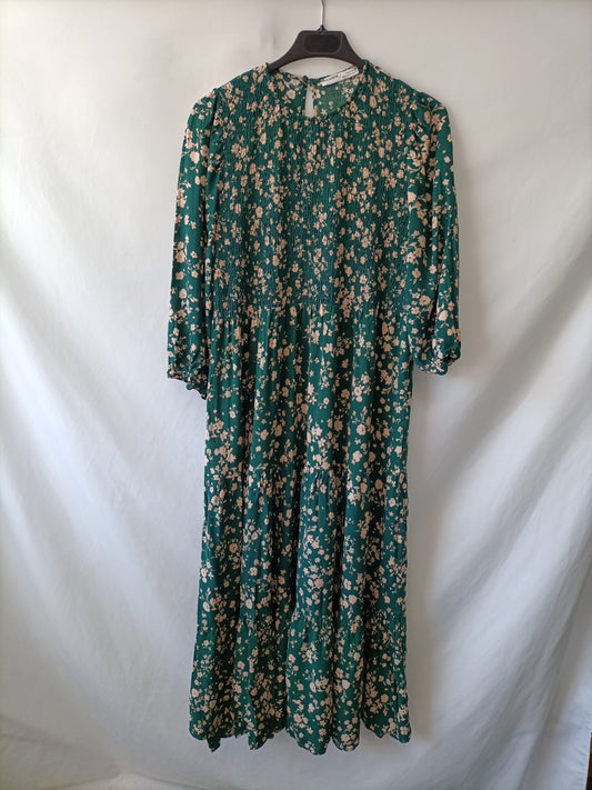 PULL&BEAR.Vestido midi verde flores T.M