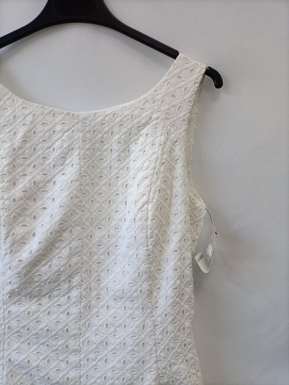 BLANCO.Vestido troquelado T.m