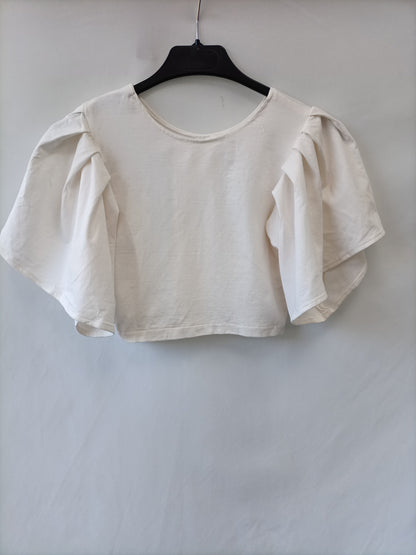 TANYA. Beige top with sleeves S/S