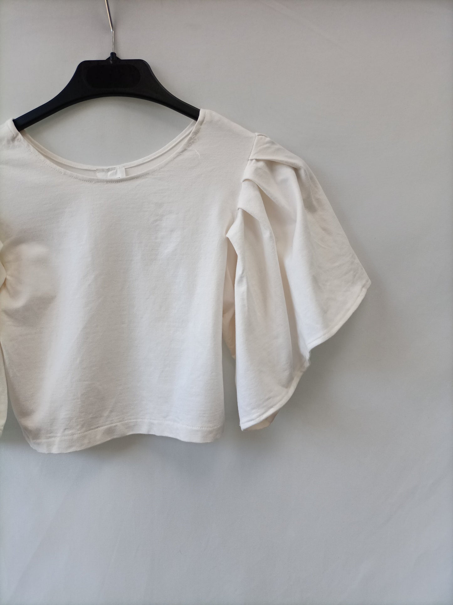 TANYA. Beige top with sleeves S/S