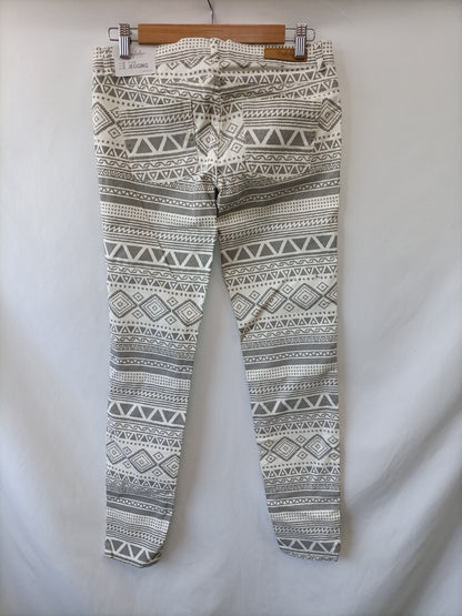ZARA.Pantalones estampados étnicos T.38